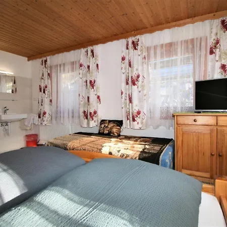 Apartamento Unterfloeber-3 By Interhome